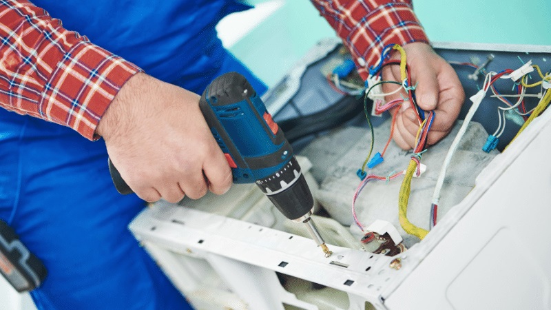 Demirci Daikin Daikin çamaşır makinesi kart tamiri – Su almama arızası orijinal parça ile giderildi. - Teknik servis örneği